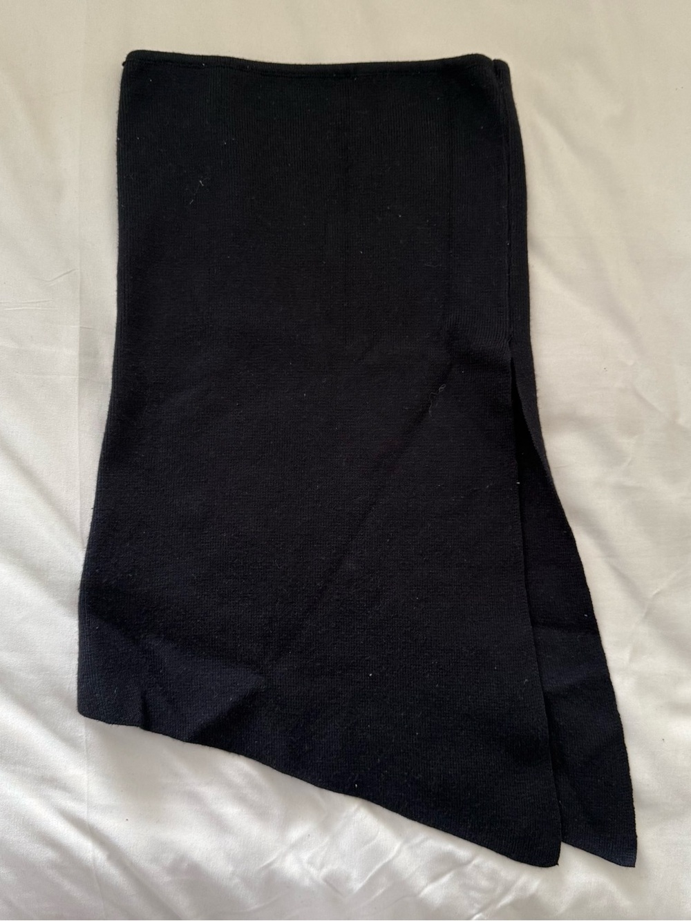 Long strapless black top w slit